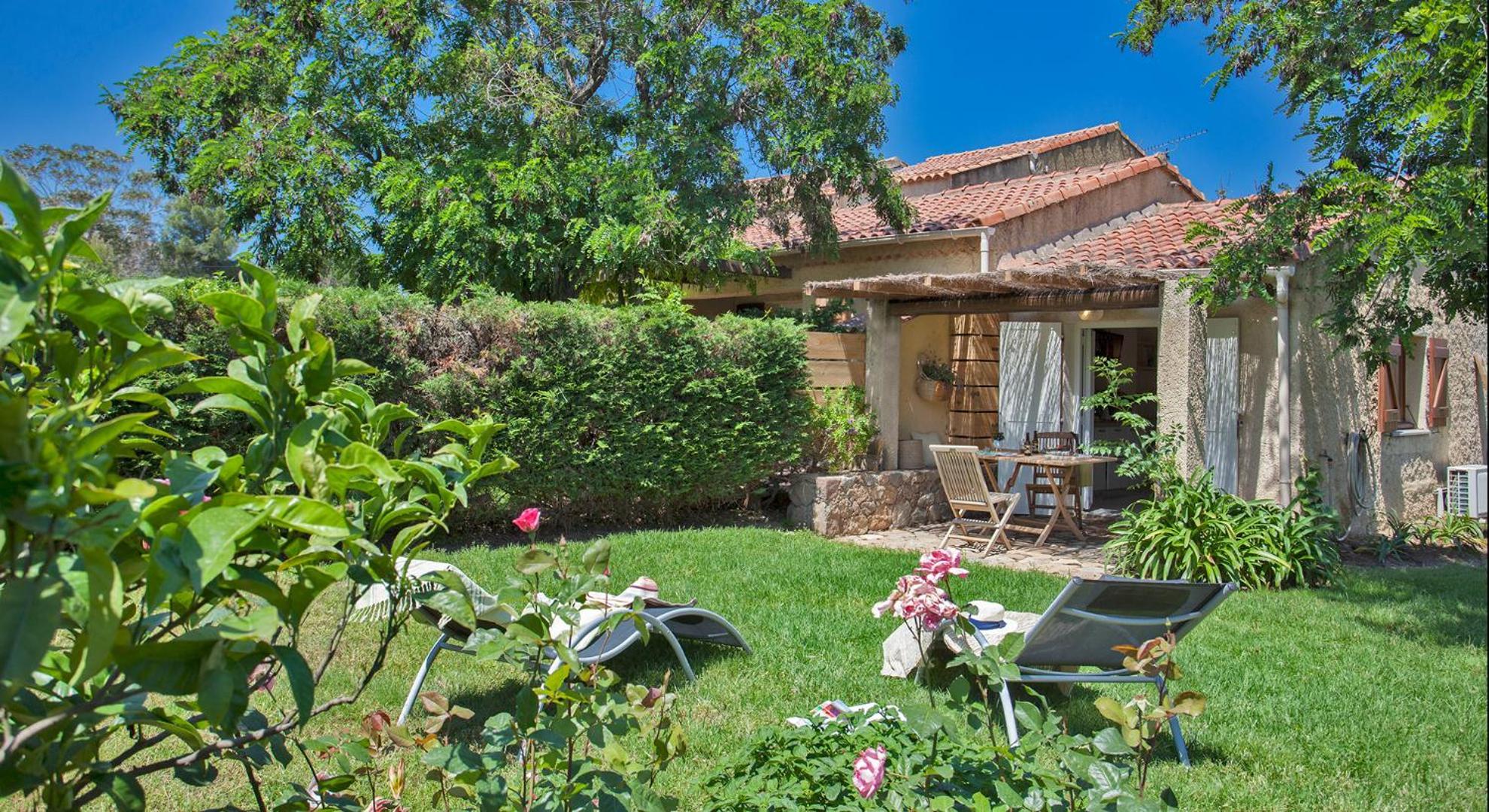 Residence Acquavital カルヴィ エクステリア 写真
